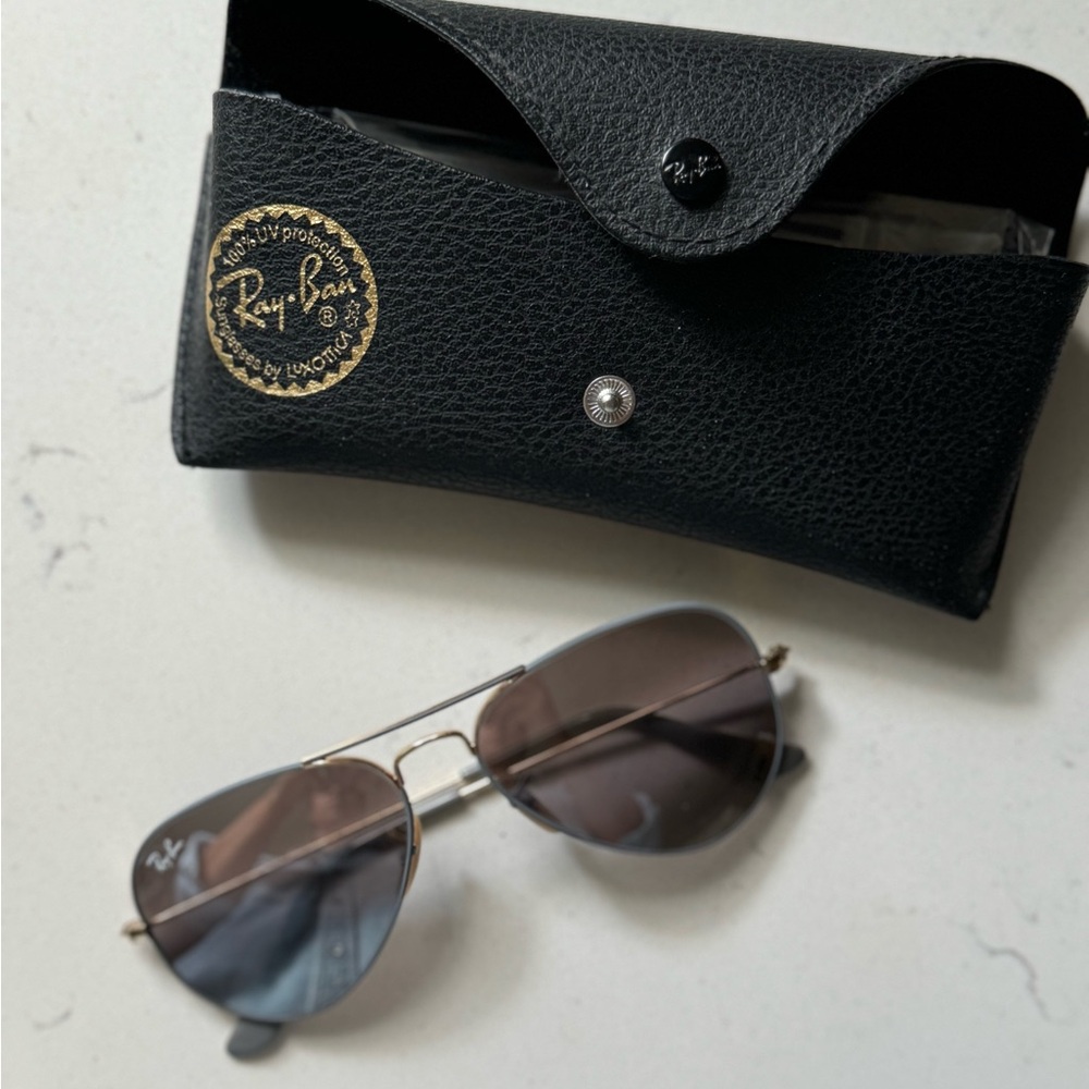 Ray-Ban Aviator Sunglasses with Case